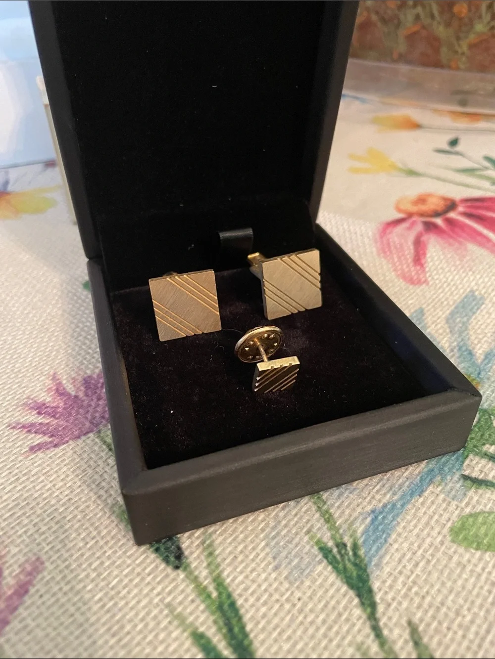 Classic Gold-Tone Square Cufflinks with Matching Stud - Men Accessories